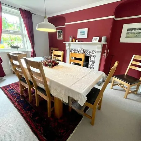 Truck House, Luxury Accommodation, Pet Friendly * Truro